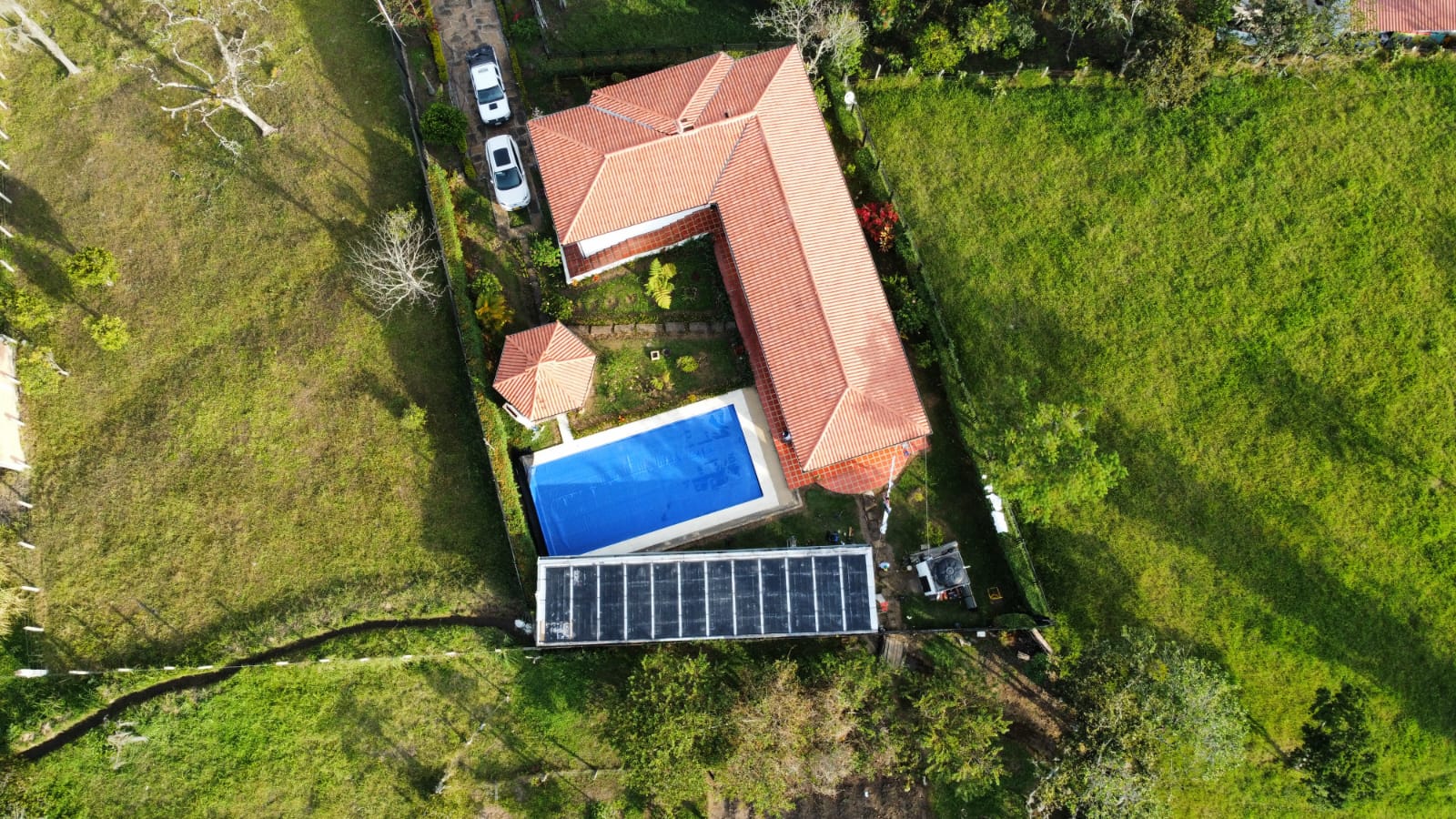 Piscina con calefacción solar, Barbosa, Santander